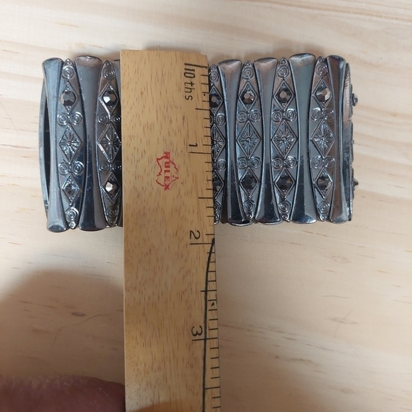 Gunmetal Grey Chunky Metal Stretch Cuff Bracelet - Picture 5 of 5